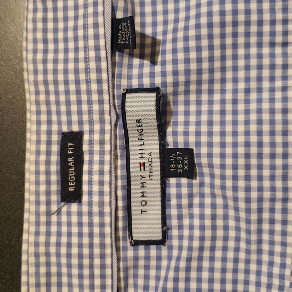 Button down - Picture 3 of 4
